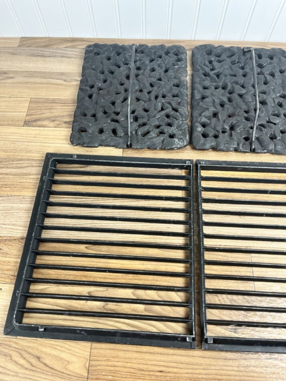 Jenn Air Range Set of 2 Cast Iron Lava Rock Grill & Grates with Handles Vtg - Picture 6 of 9